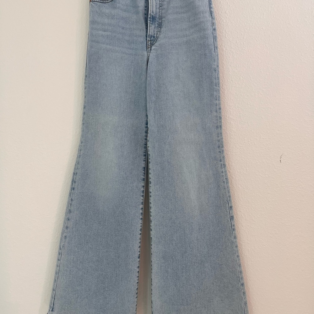 Levi's Ribcage Bell in Light Wash Size 26